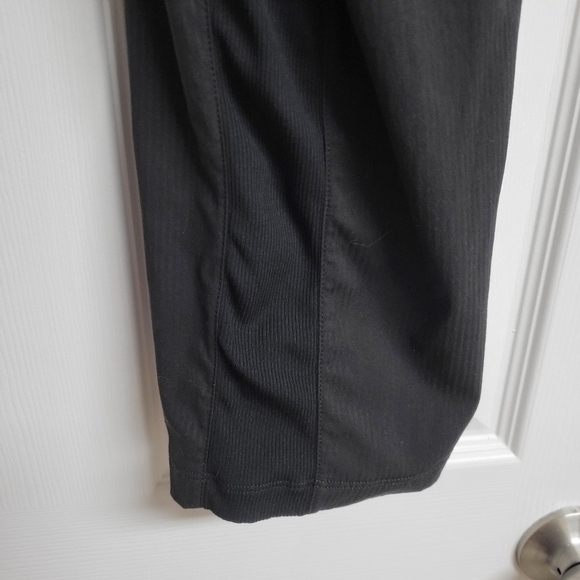 Lululemon Beyond The Studio Black Crop Pants. - Picture 8 of 11